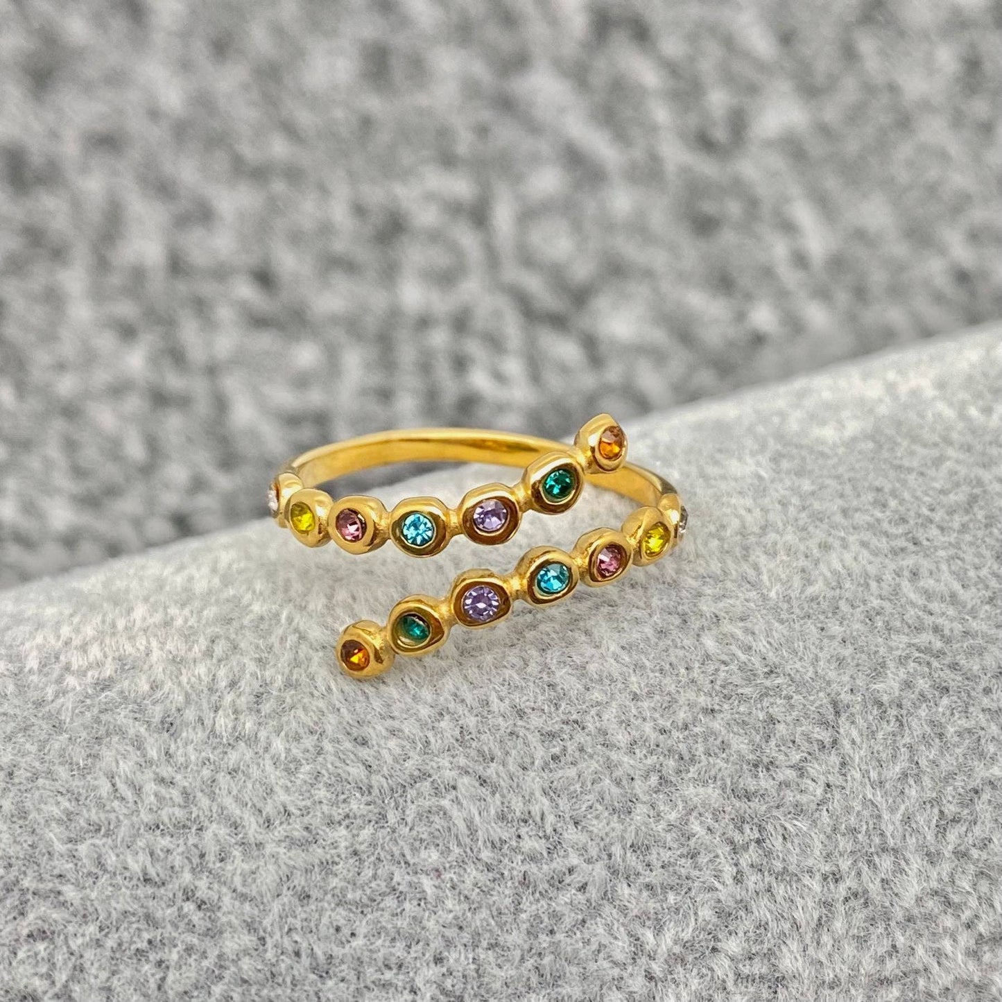FGS - Cubic Zirconia 18K Gold Plated Octopus Tentacles Ring: Colored