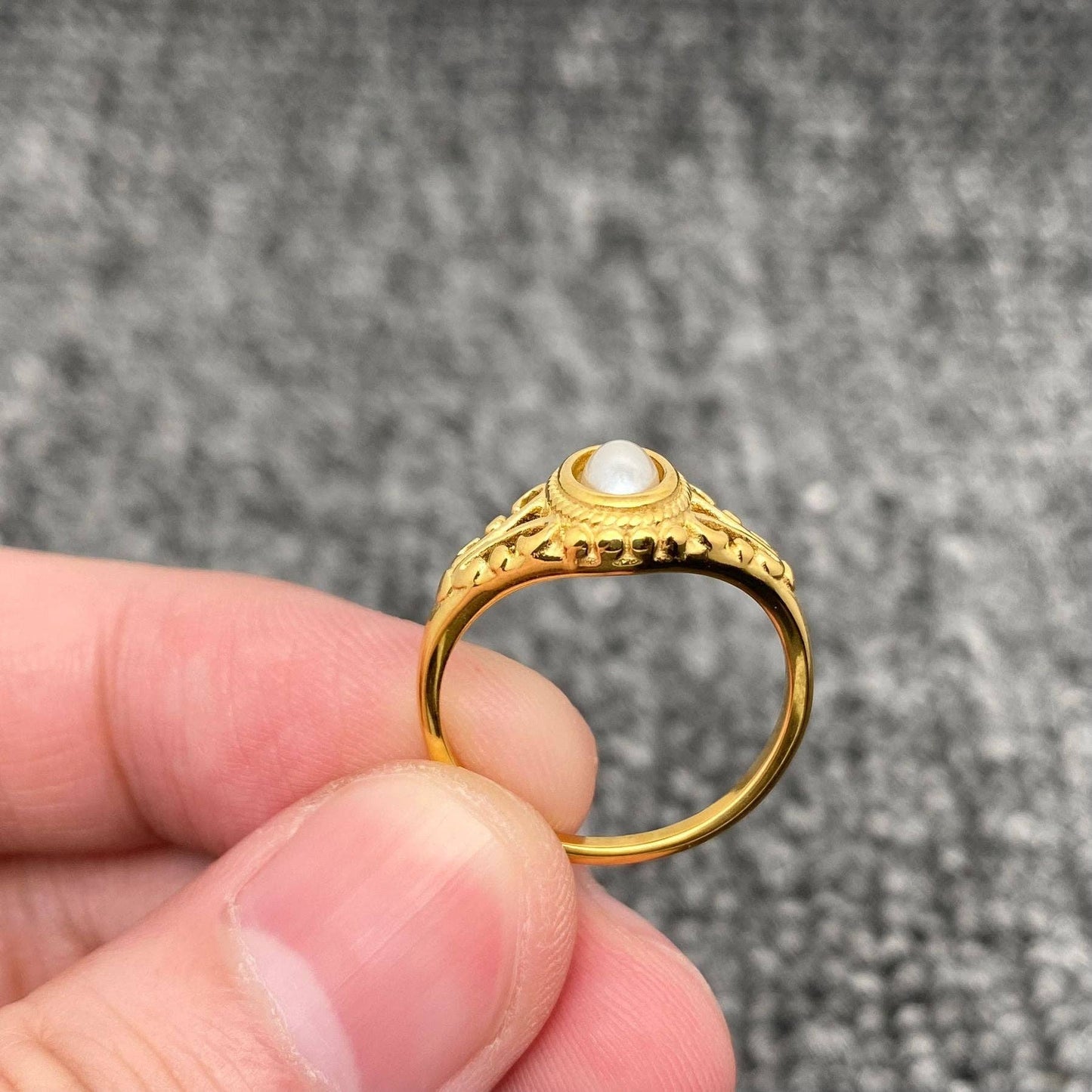 Inlaid Pearl Vintage 18K Gold Plated SS Ring - FGS: 8