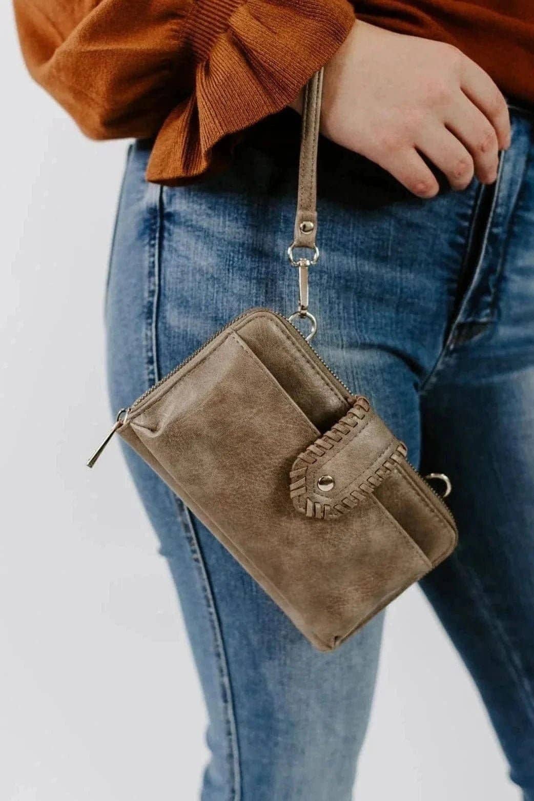 SV32087WW Jolie Crossbody Wallet With Boho Wrist Strap: Seafoam Green