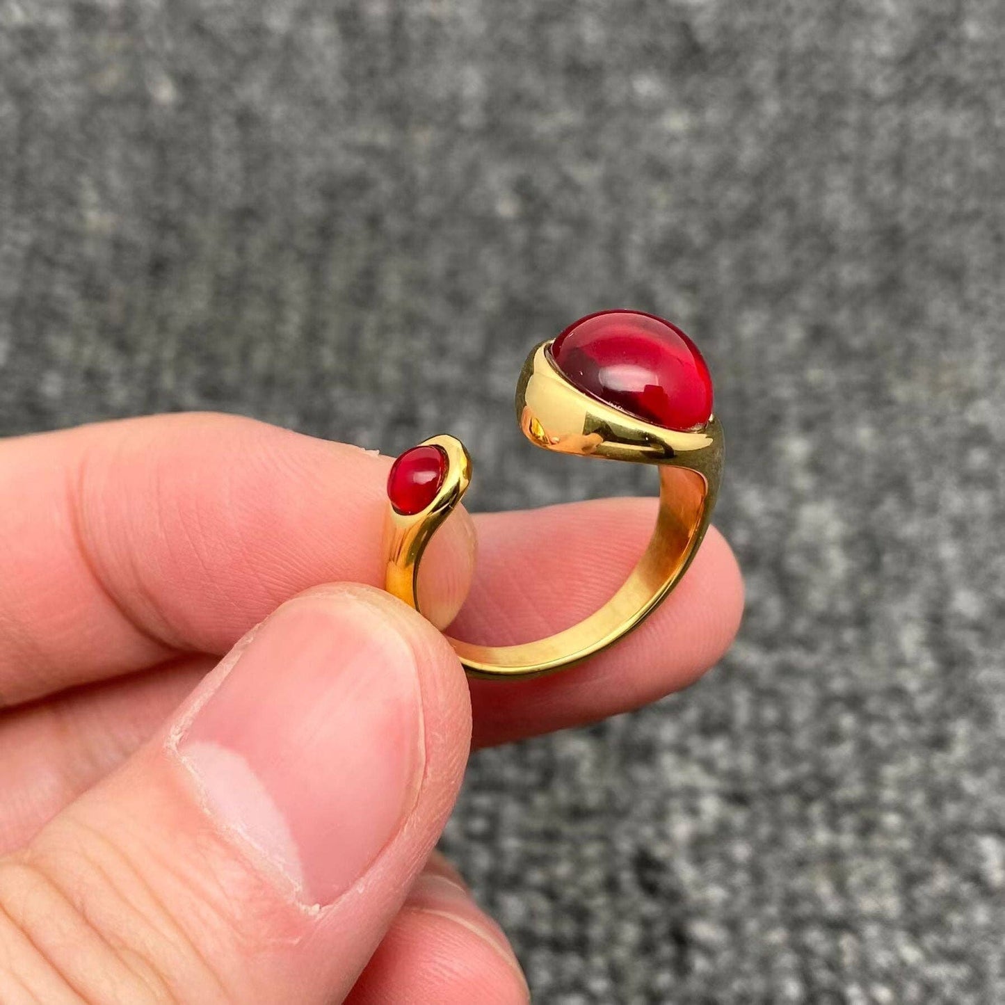 Inlaid Red Glass 18K Gold Plated Stainless Steel Ring - FGS